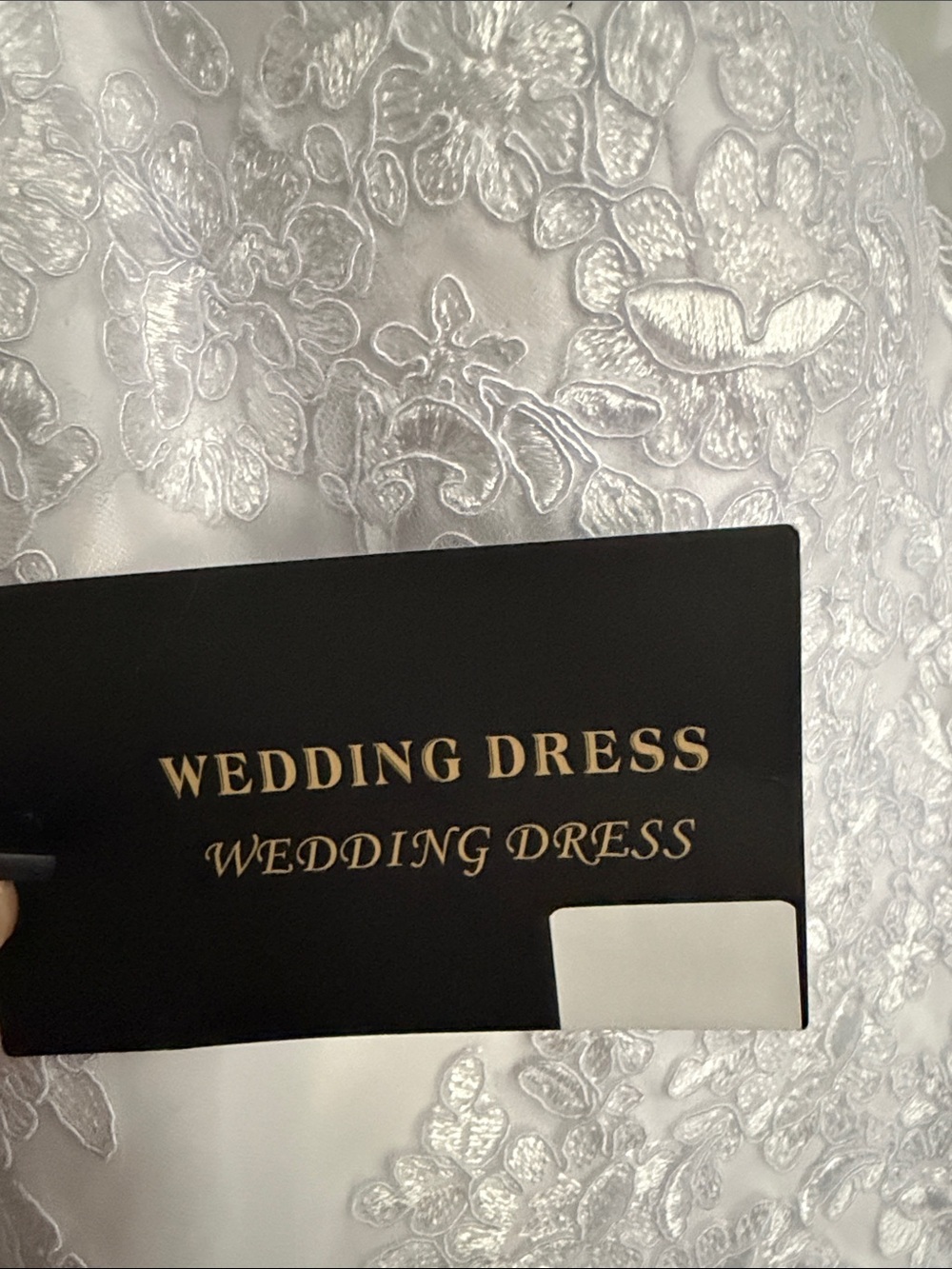 Ivory Lace Mermaid Wedding Dress with Floral Appliqué - Picture 2 of 16